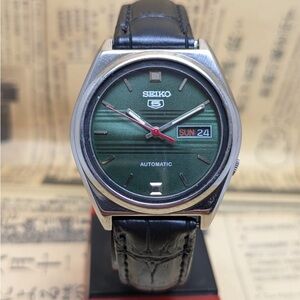 Vintage Seiko 5 Automatic – Emerald Green Dial Classic